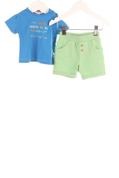 Baby T-Shirt und Sweatshorts