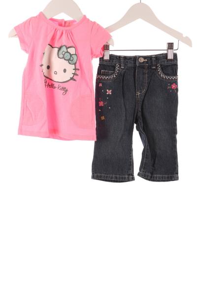 Baby Shirtkleid und Jeans