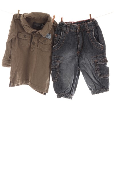 Jeans und Langarmshirt