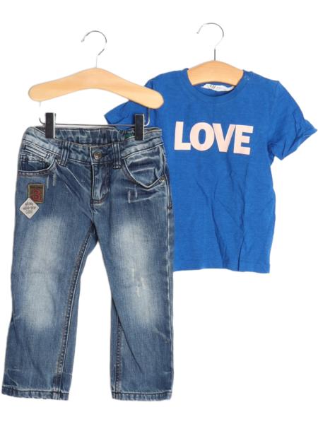 Baby T-Shirt und Jeans