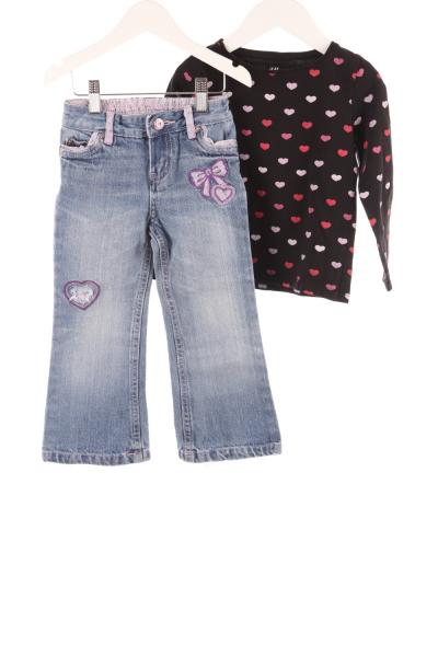 Kinder Jeans und Langarmshirt