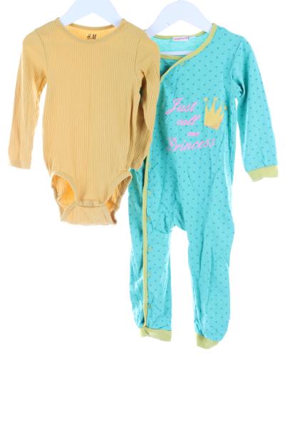 Baby Pyjama und Body